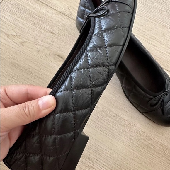 NIB CHANEL Black Aged Calfskin Cap Toe Ballerina Flats w/ Receipt - Picture 9 of 12